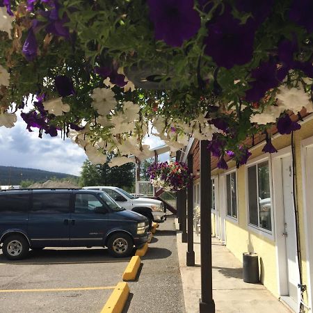 Westwood Motel 100 Mile House Exterior photo