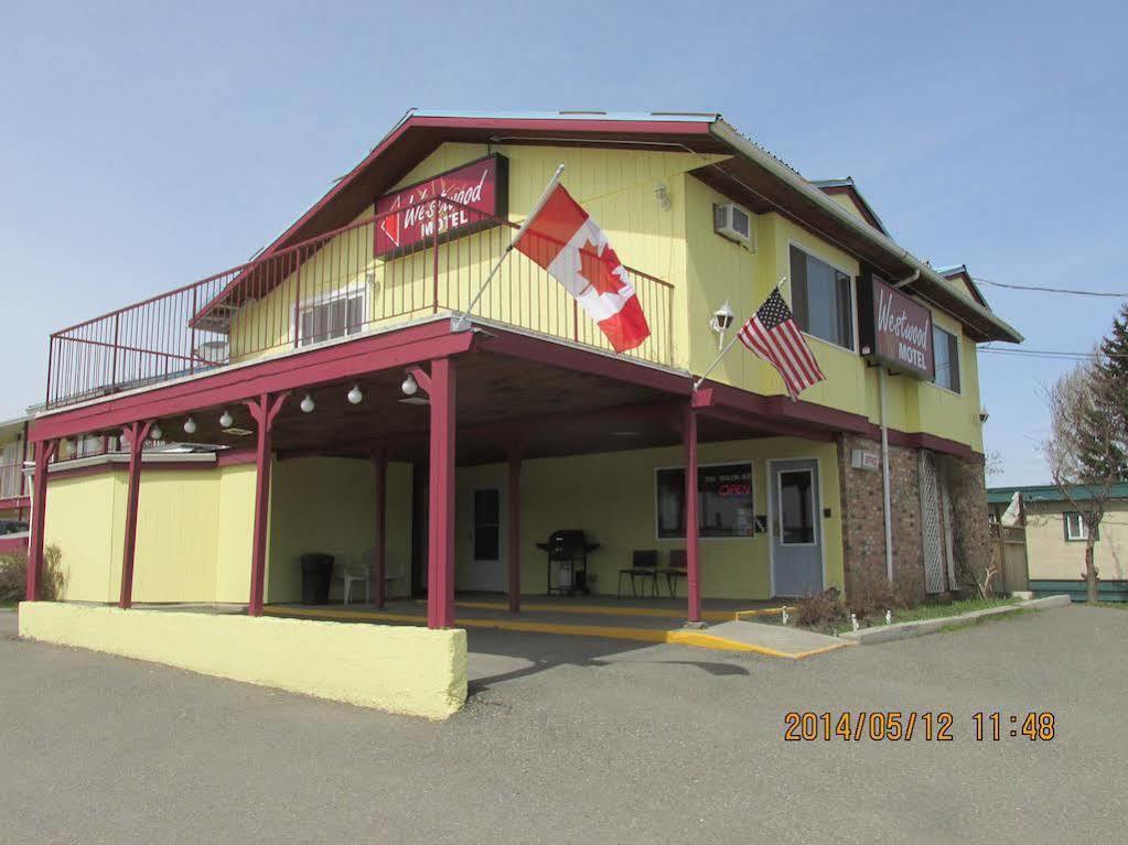 Westwood Motel 100 Mile House Exterior photo